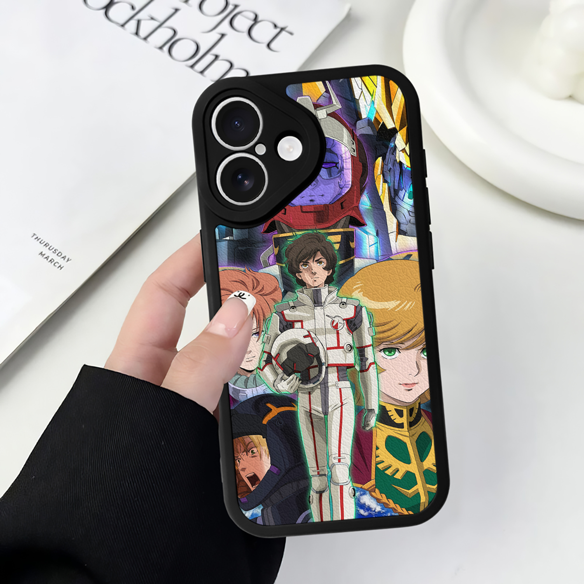 （画像用） 機動戦士ガンダム Mobile Suit Gundam 【iPhone 16シリーズ対応】シリコンスマホケース（レザー調） 材質：シリコン
